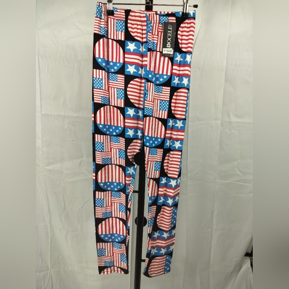 NWT Docelle Mixed Shapes American Flag Printed Pattern LeggingsOne Size [0-12) - Picture 2 of 5